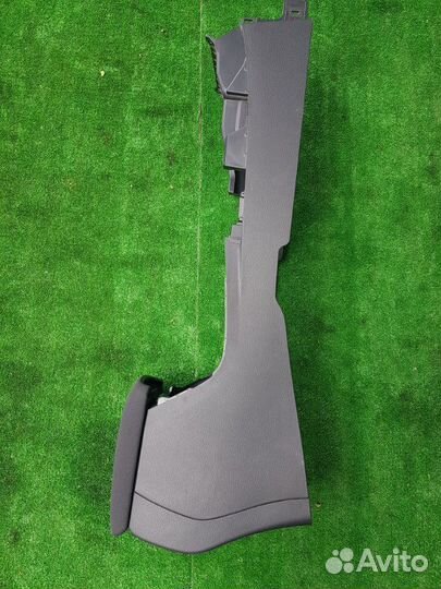 Бардачок между сиденьями Toyota Corolla Touring