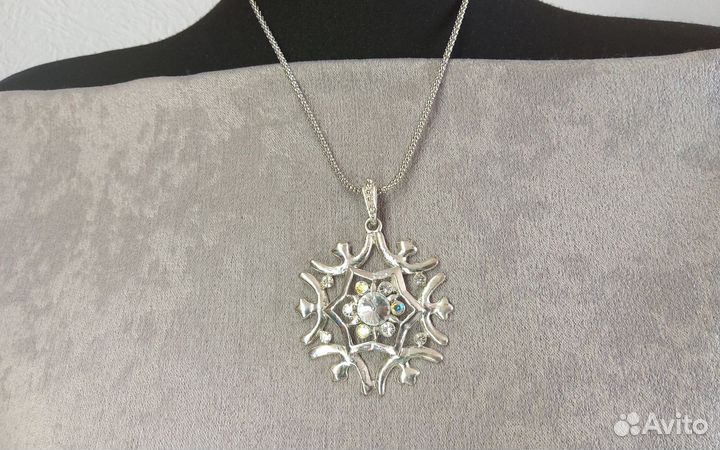 Комплект бижутерии серьги и кулон