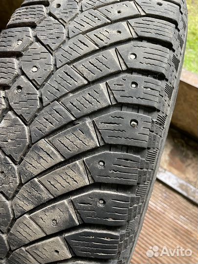 Continental ContiIceContact 4x4 215/70 R16