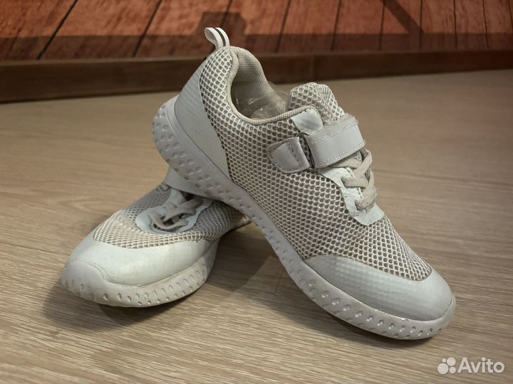 Кроссовки для девочки