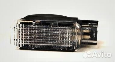 Фонарь освещения багажника VAG 3B0 947 415 B 3B