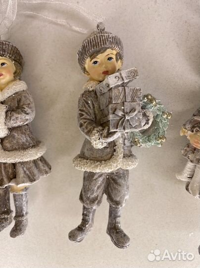 Новогодние елочные игрушки дети С подарками