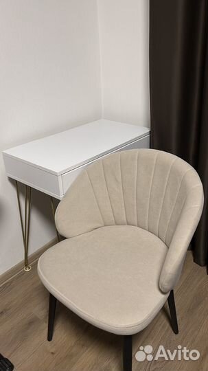 Стол со стулом