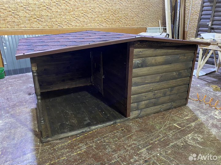 Будки для собак с верандой и без