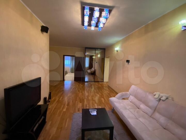 3-к. квартира, 80 м², 8/10 эт.