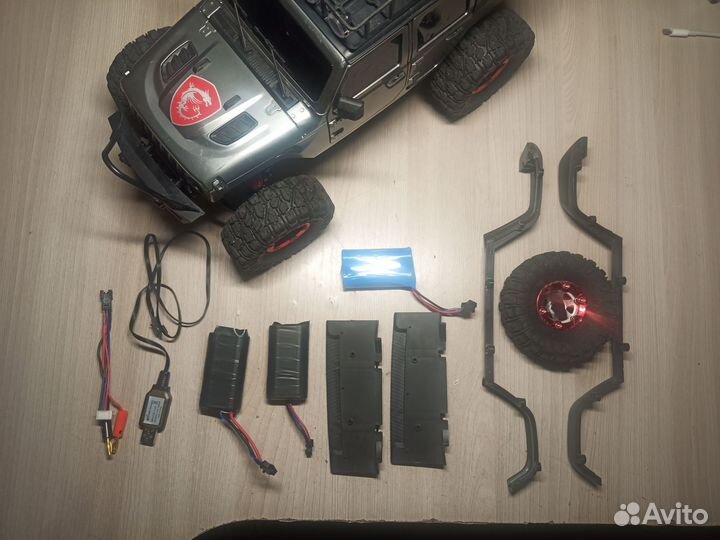 Радиоуправляемая машинка MN128 1/12