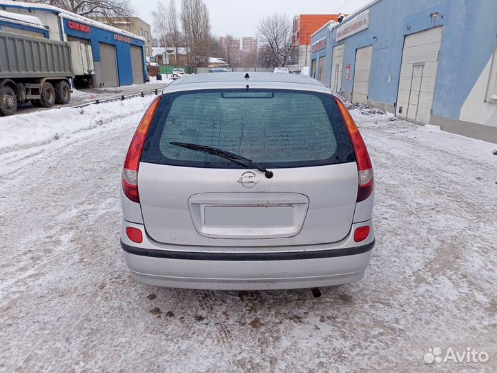 Машина на разбор Nissan Tino V10 2,0AT 98-06