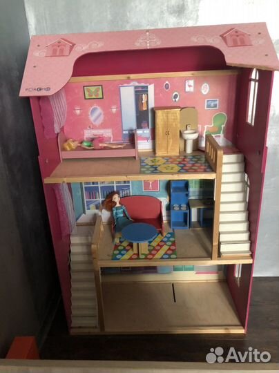 Домик кукольный из дерева