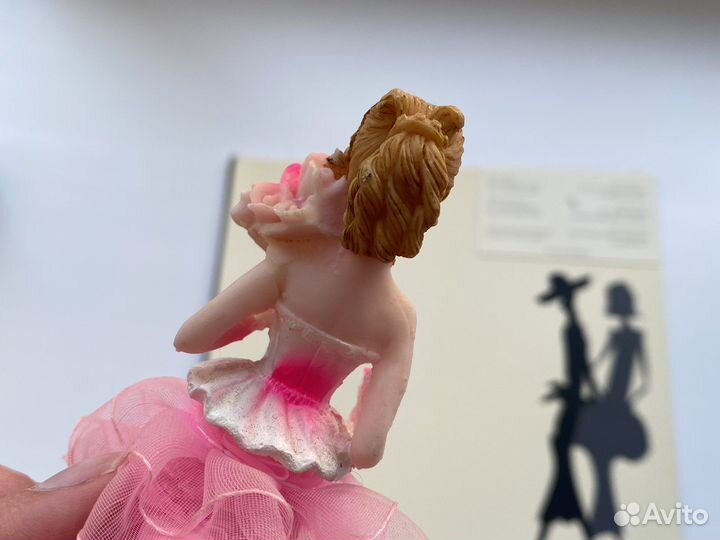 Статуэтка Девушка в розовом платье