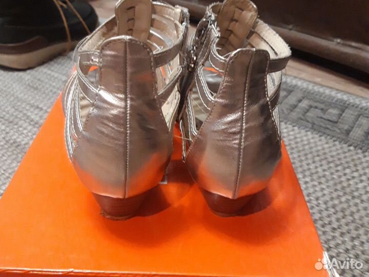 Босоножки Laura Biagiotti