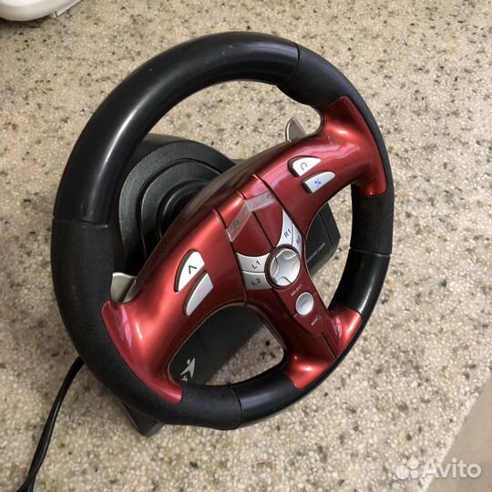 Игровой руль с педалями