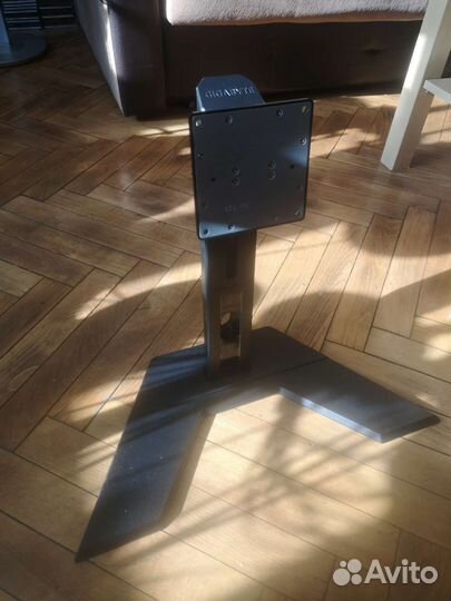 Крепление для монитора gigabyte