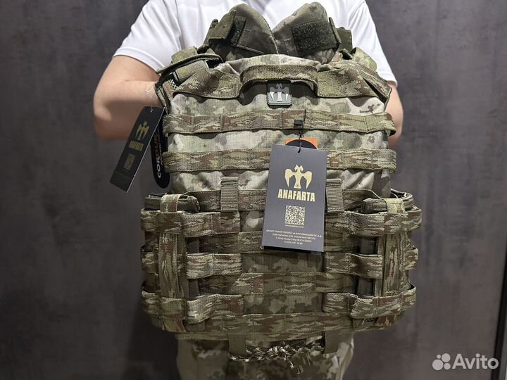 Бронежилет с модулями и подсумками