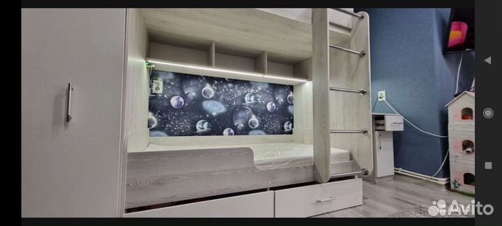 Двухъярусная кровать со шкафом и столом