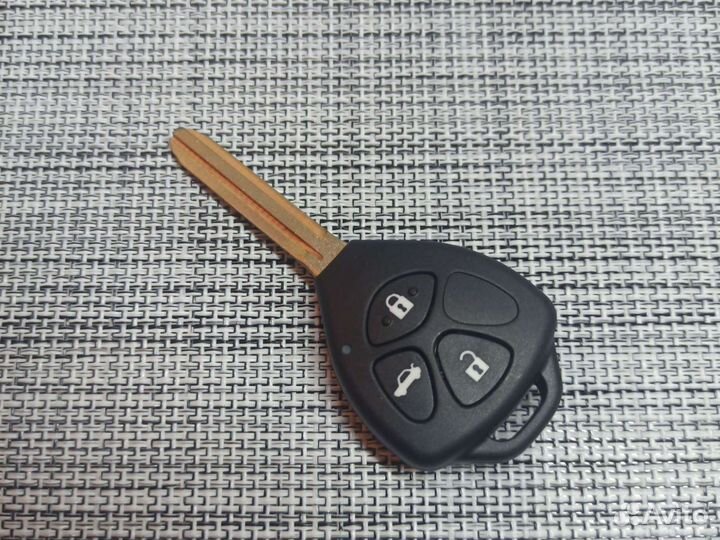 Ключ Toyota Camry V40 / Камри В40