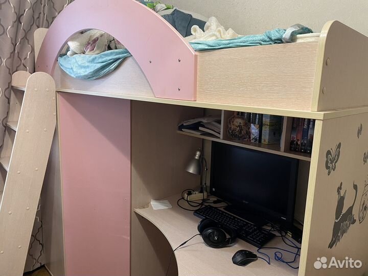 Компьютерный стол-кровать-шкаф