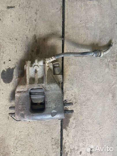 Суппорт передний Ford Focus 1 USA