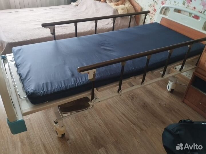 Медицинская кровать для лежачих больных