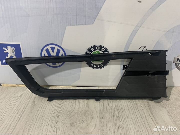 Оправа накладка птф туманки Skoda octavia A7 Лев