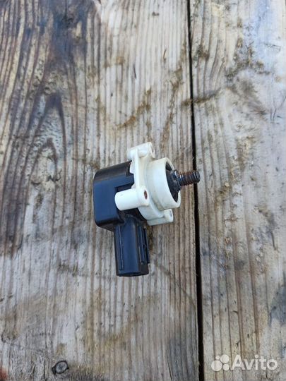 Дaтчик положения кузова Toyota Lexus