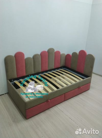 Детская кровать с ящиками