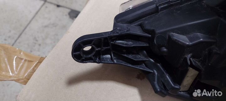 Продаю фару на renault arkana