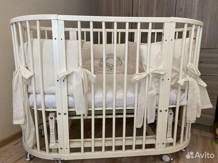 Детская кроватка с маятником Бэтти Gandylyan белая