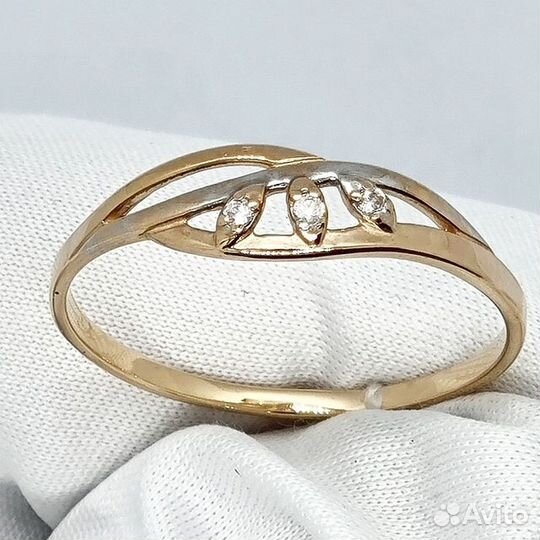 Золотое кольцо с камнем 19р