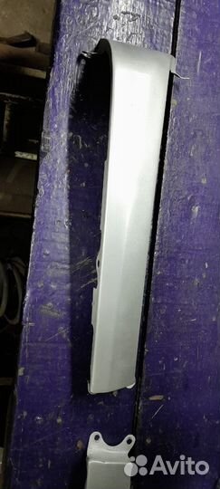 Планка под стоп правая левая Toyota Carina AT210