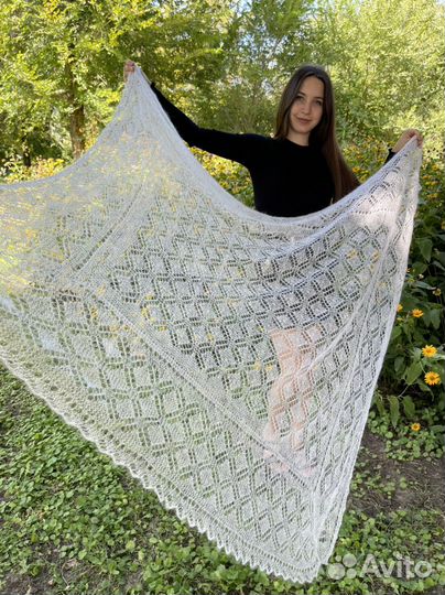 Пуховый платок шаль