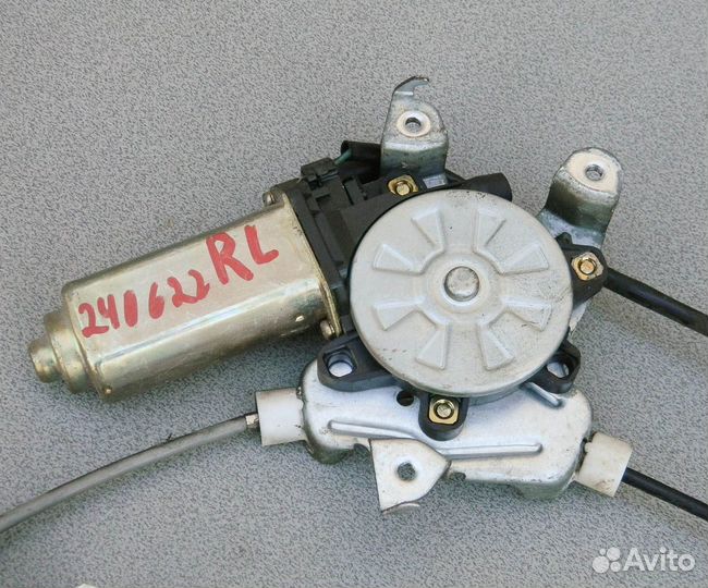 Стеклоподъемник задний левый Maxima A32