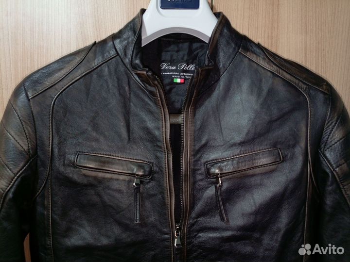 Кожаная куртка 46 Италия