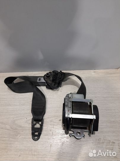 Ремень безопасности перед Renault megane 3 Лев