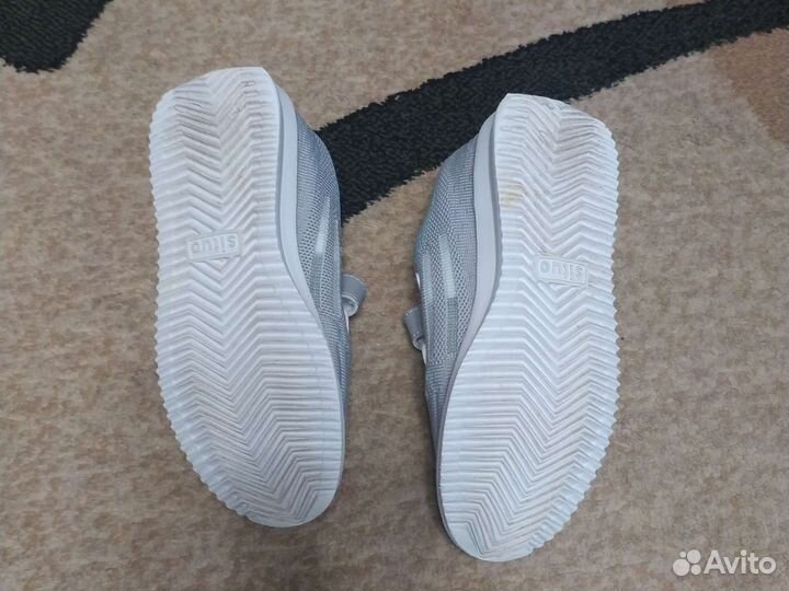 Кроссовки детские