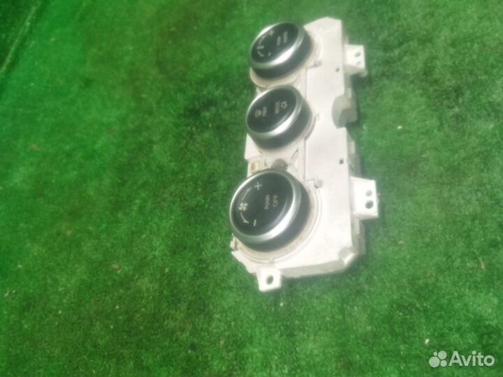 Блок управления климатом Mazda 6 седан 2.0 2006