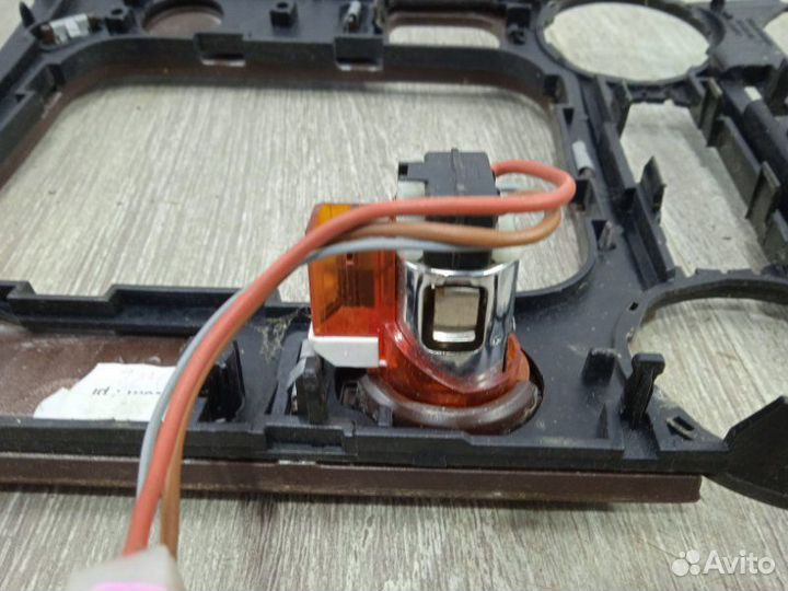 Накладка центральной консоли Volkswagen Touareg