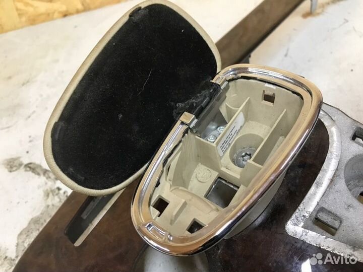 Подлокотник Mercedes S-Class W221 2005 - 2009