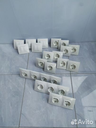 Встраиваемые розетки и переключатели Schneider El