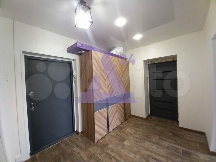 2-к. квартира, 67,7 м², 1/17 эт.