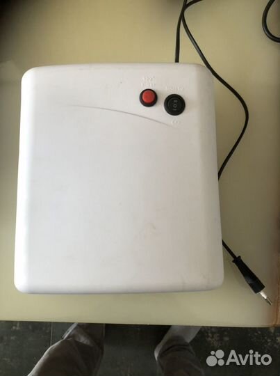 Лампа для сушки ногтей