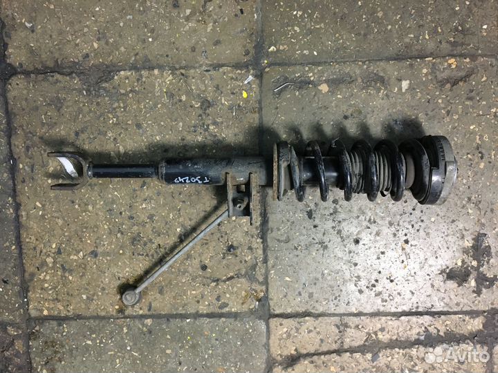 Амортизатор передний правый BMW 5 Серии F10 F11