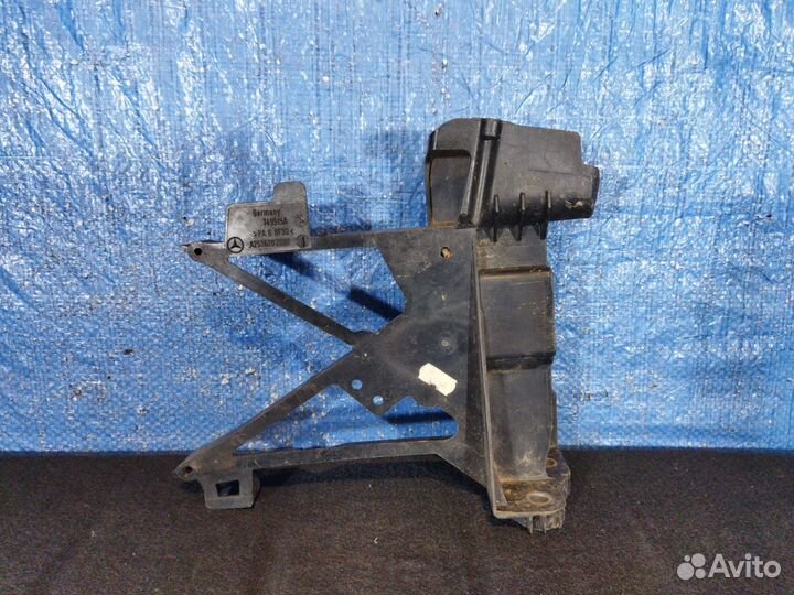 Кронштейн панели передней нижний GLC class Х253