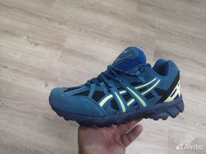 Кроссовки Asics