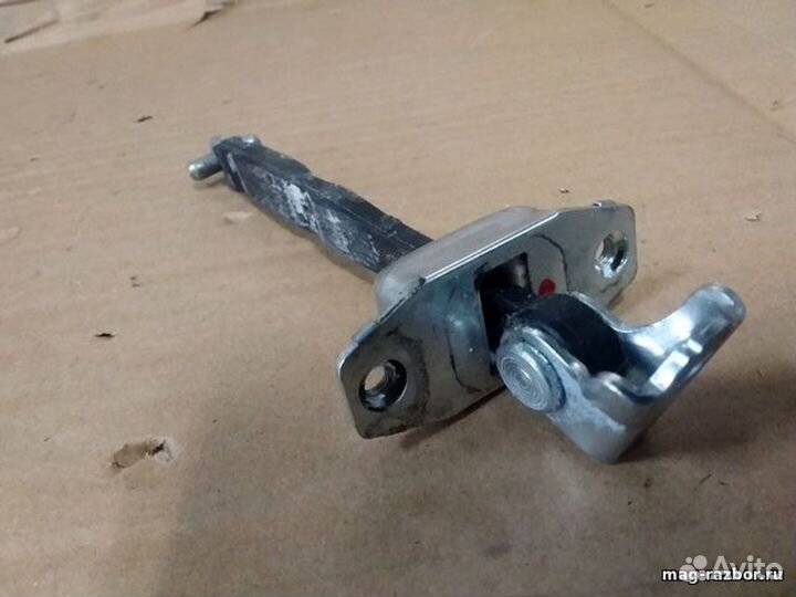 Ограничитель двери Suzuki Vitara II передний левый