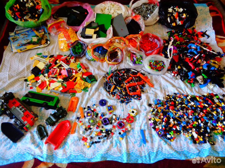 Лего россыпь 23 кг. (лего френдс)