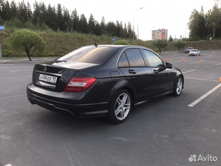 Аренда автомобиля Mercedes с водителем. Трансфер