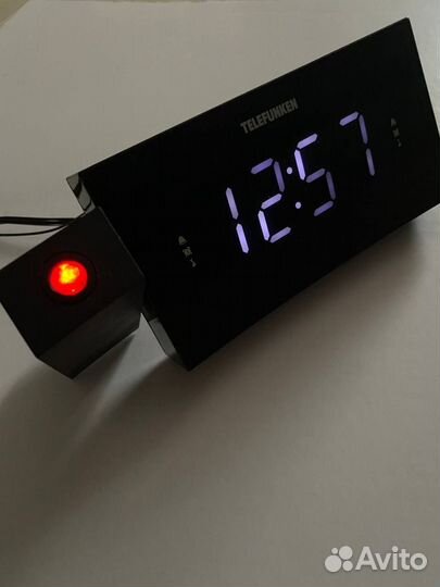 Радиоприемник Часы Telefunken