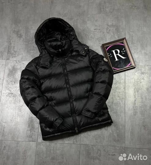 Зимние куртки Moncler