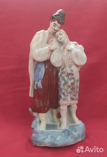 Статуэтка фарфоровая. Майская ночь. СССР