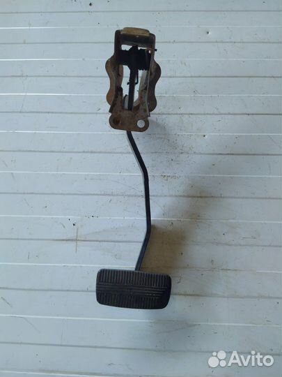 Педаль тормоза Nissan Cefiro седан 2 1997